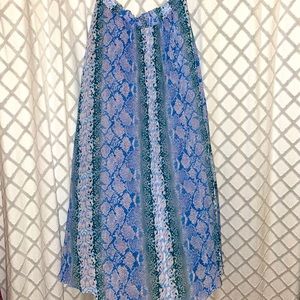 Long pattern skirt